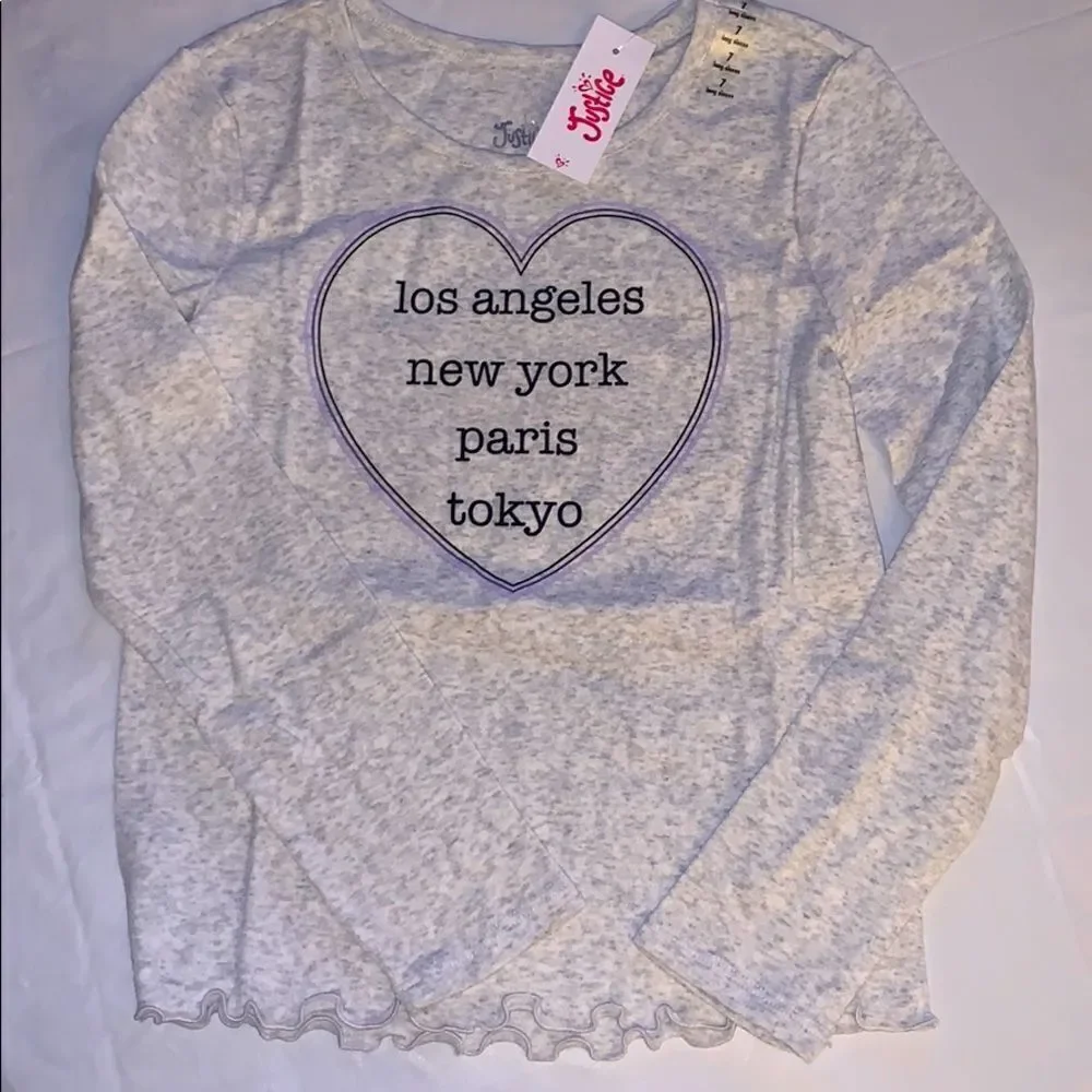 NWT Justice Graphic Long Sleeve T-Shirt. Size 7.